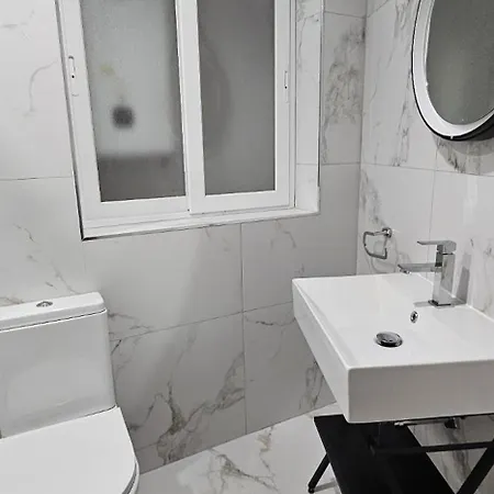 Paceville Retreat With Balcony