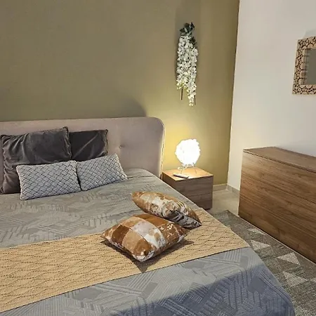 Paceville Retreat With Balcony *