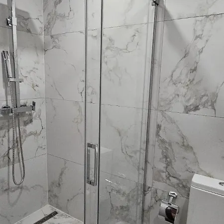 Paceville Retreat With Balcony Is-Swieqi