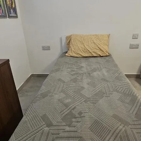 Paceville Retreat With Balcony Διαμέρισμα *