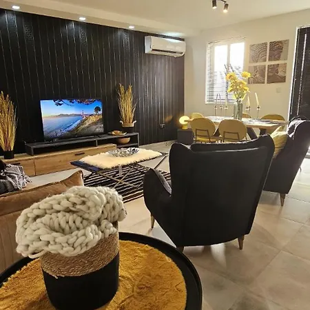 Paceville Retreat With Balcony Διαμέρισμα