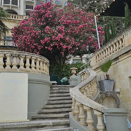 Διαμέρισμα Paceville Retreat With Balcony *